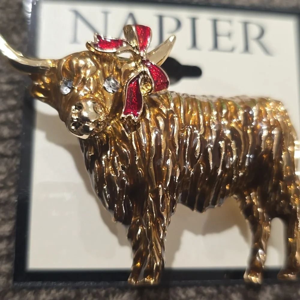 NAPIER WOMEN'S FASHION JEWELRY PIN BEAUTIFUL COW WITH GOLDTONE & RED RIBBON